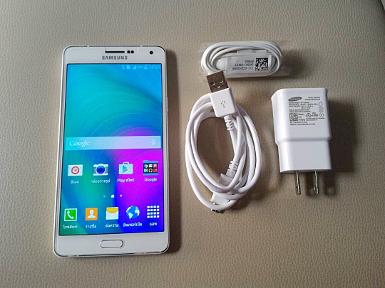 SAMSUNG GALAXY A7 สีขาว 